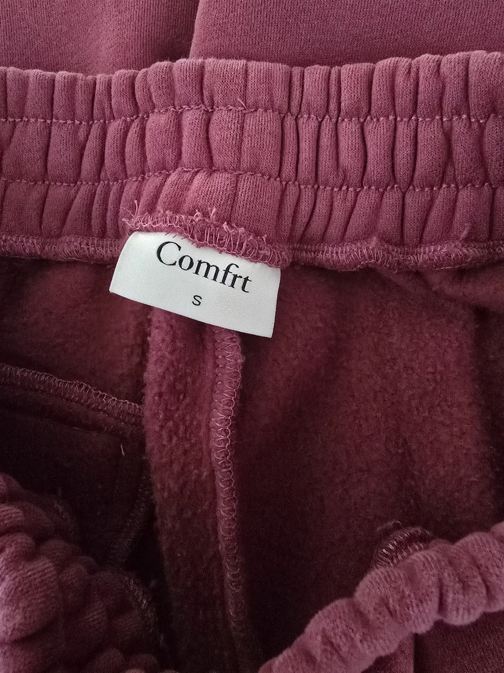 Comfrt Travel Essentials Jogger Pants Size Small Berry Color